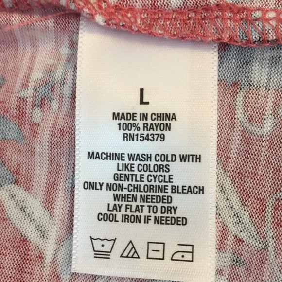 SOLD Aeropostale Cold Shoulder Floral Top - Picture 7 of 7